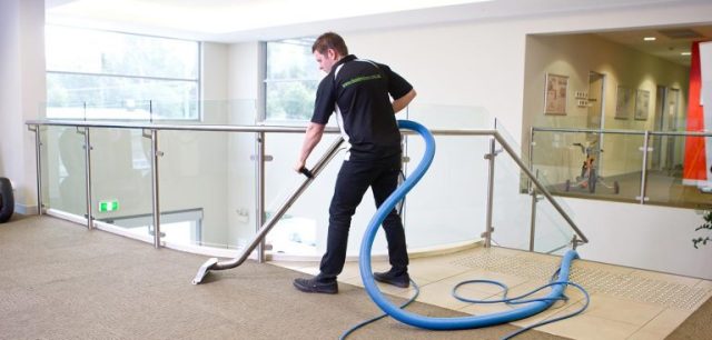 hospitality-cleaning-768x368